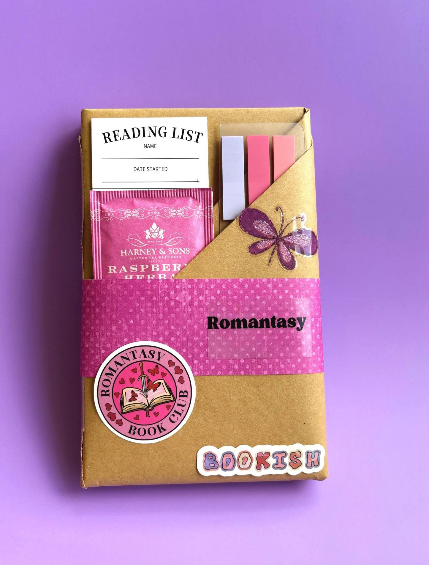 Blind Date with a Book gift for book lovers, featuring a mystery book from genres like romantasy, dark romance, thriller, paranormal romance, sci-fi, and fantasy. Includes book accessories such as bookish gifts, booktok books, book club favorites, and booktok merch. Perfect for fans of spicy romance, smut, erotica, and blind date books. A bookworm gift, surprise reading gift, and ideal gift for readers and bookstagram lovers.